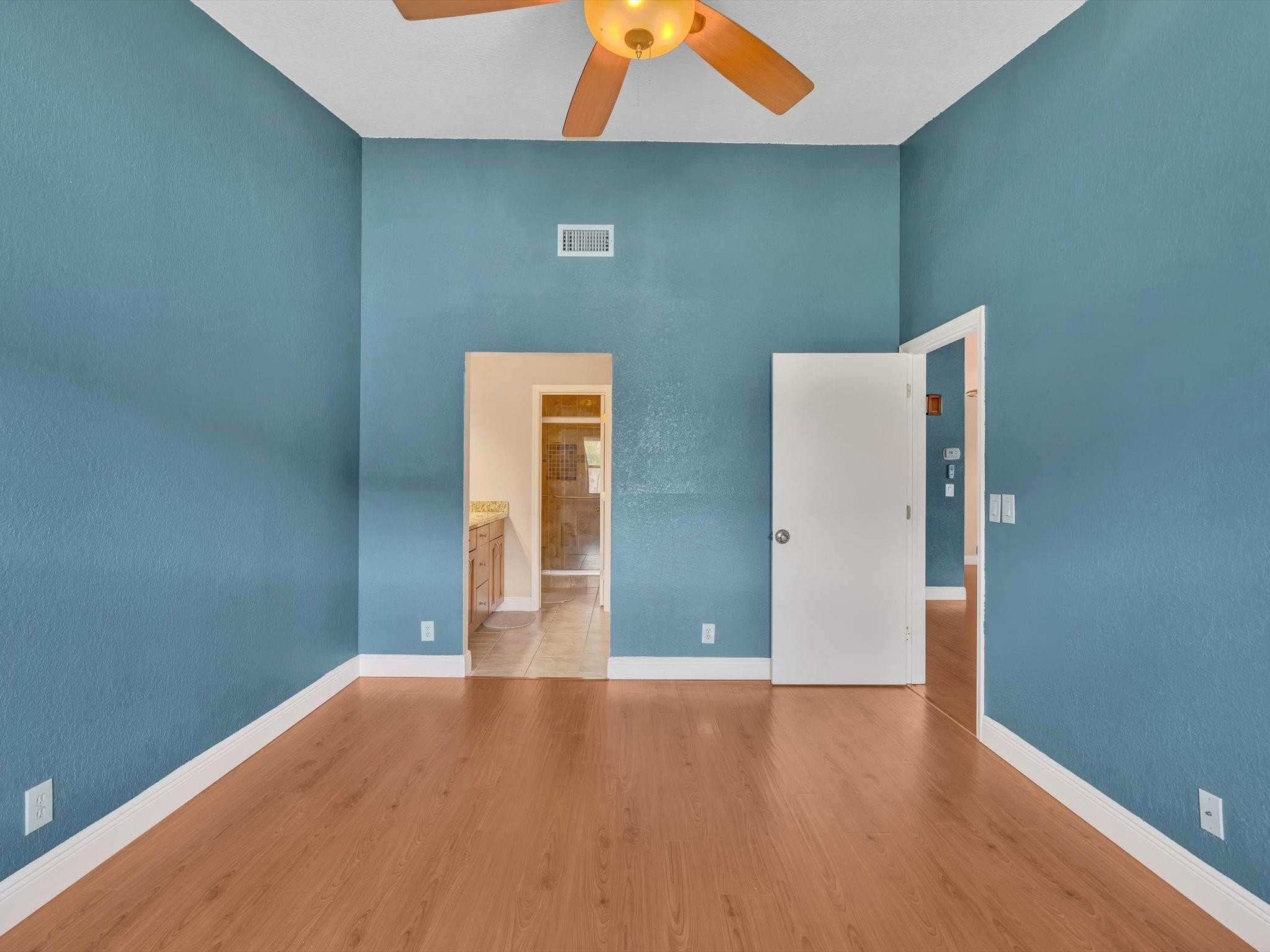 Diplomat Square - Residential