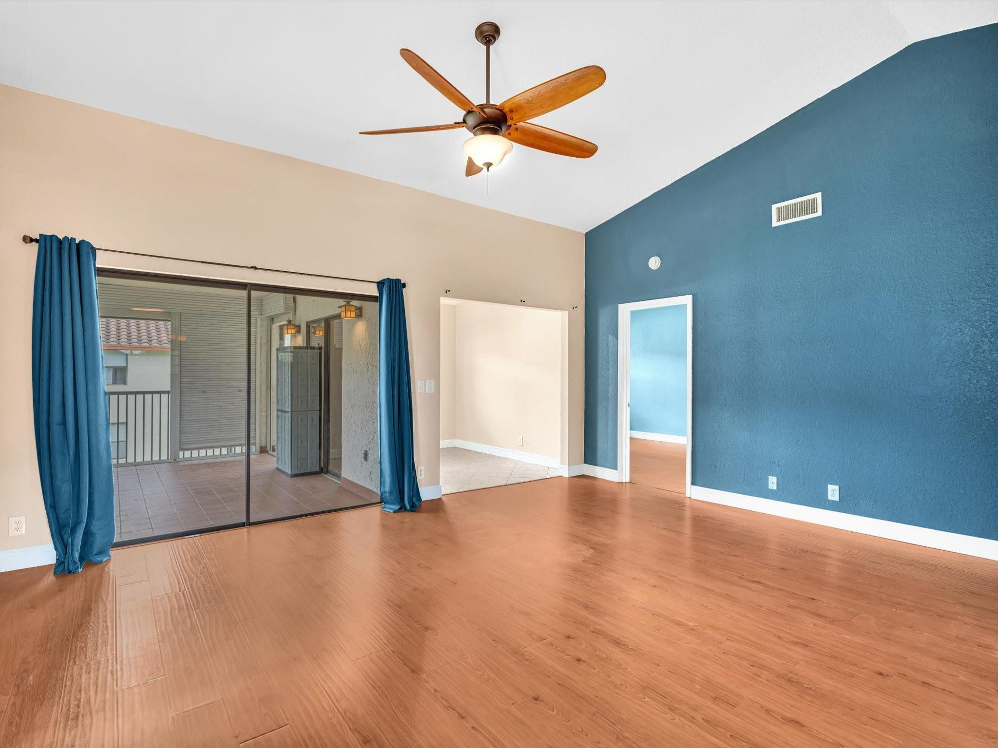 Diplomat Square - Residential