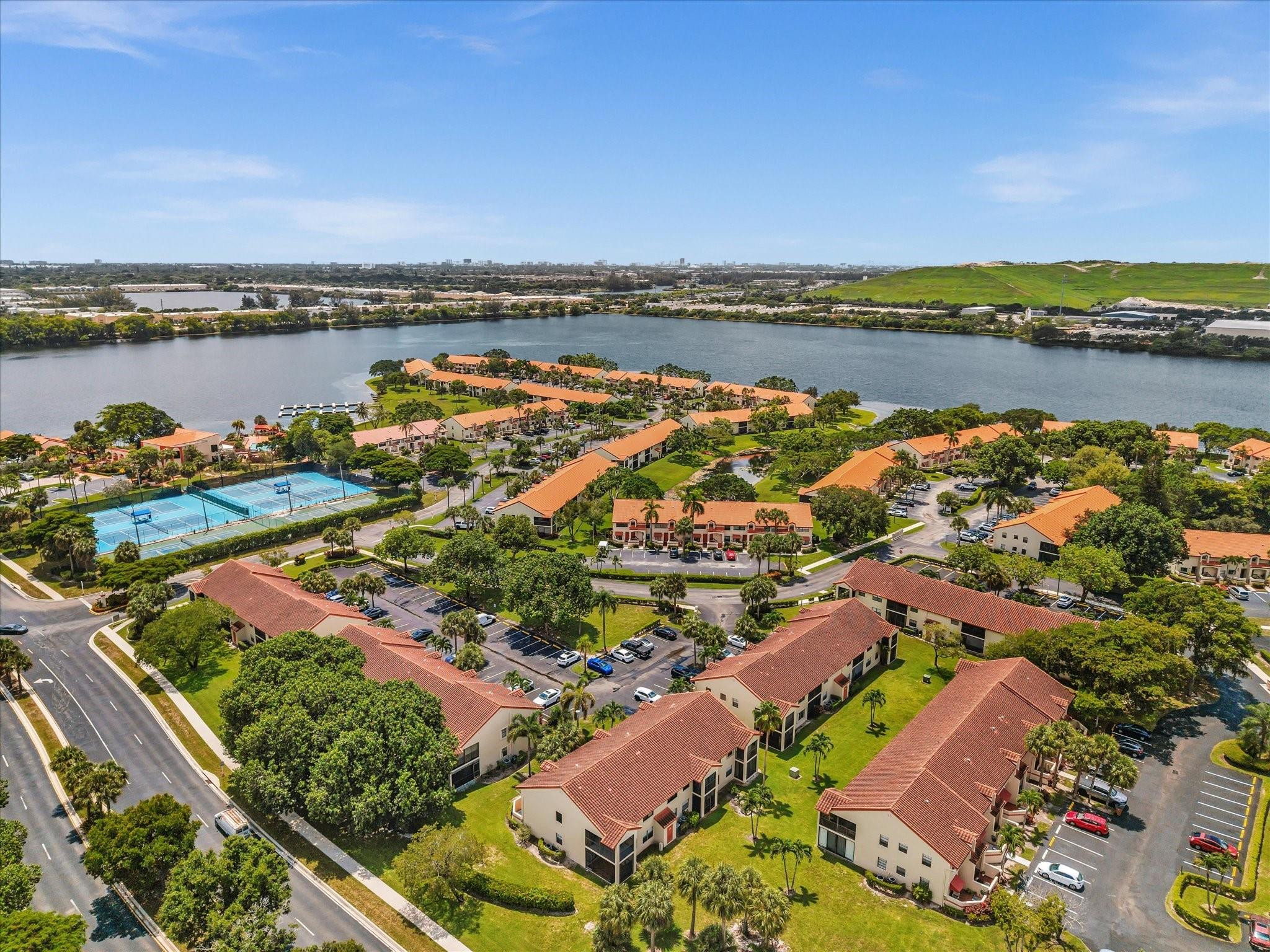 Diplomat Square - Residential