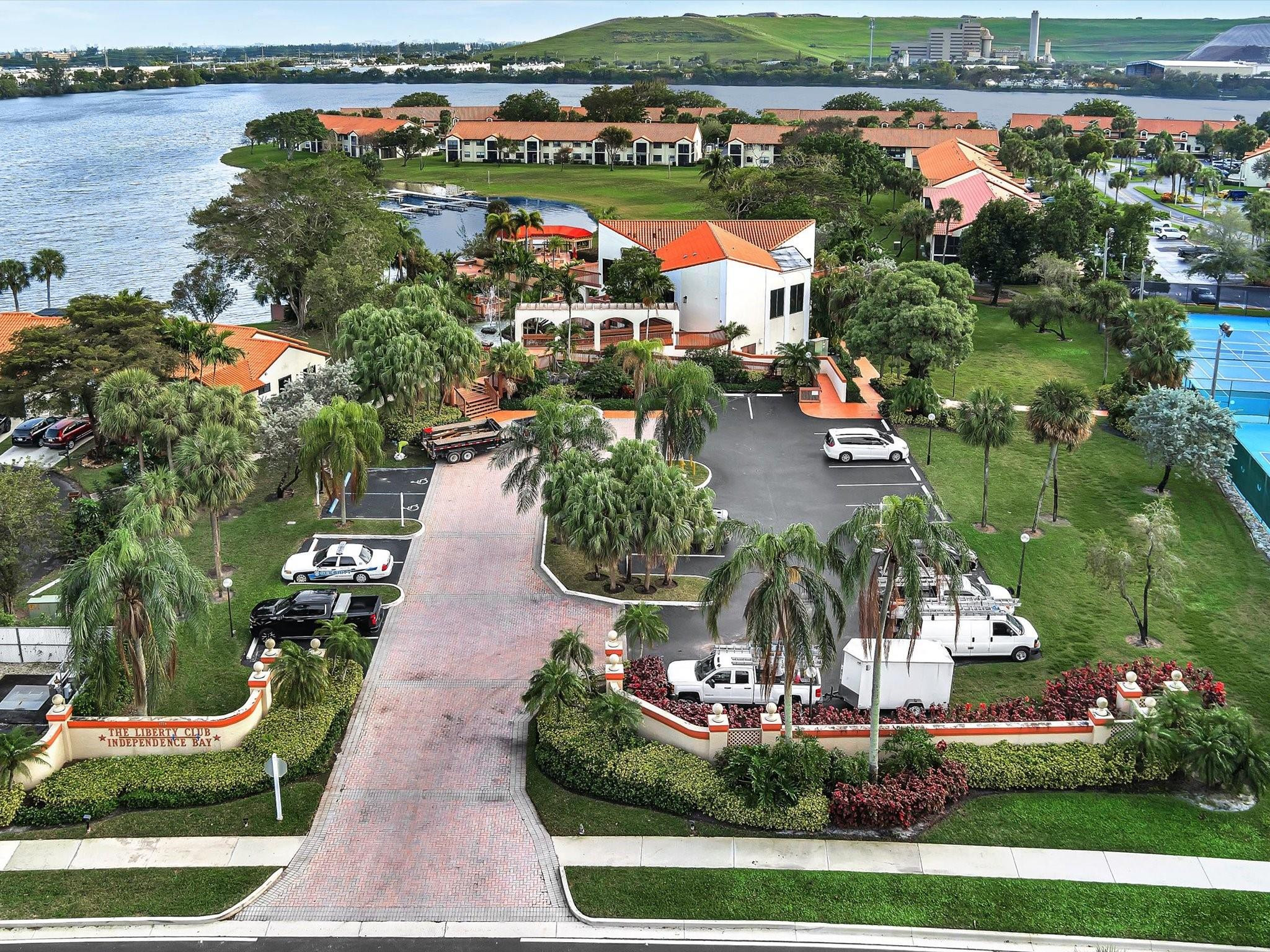 Diplomat Square - Residential