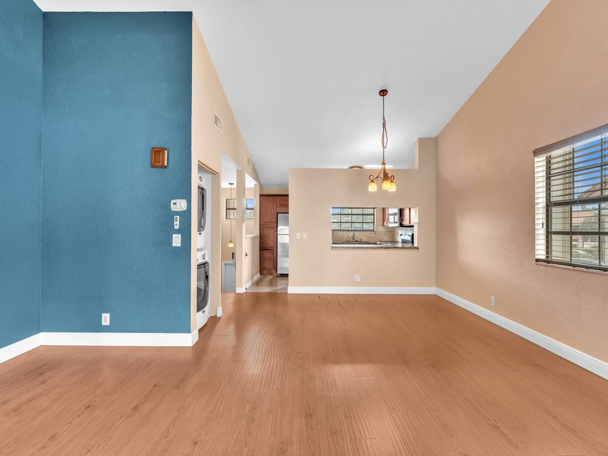 Diplomat Square - Residential