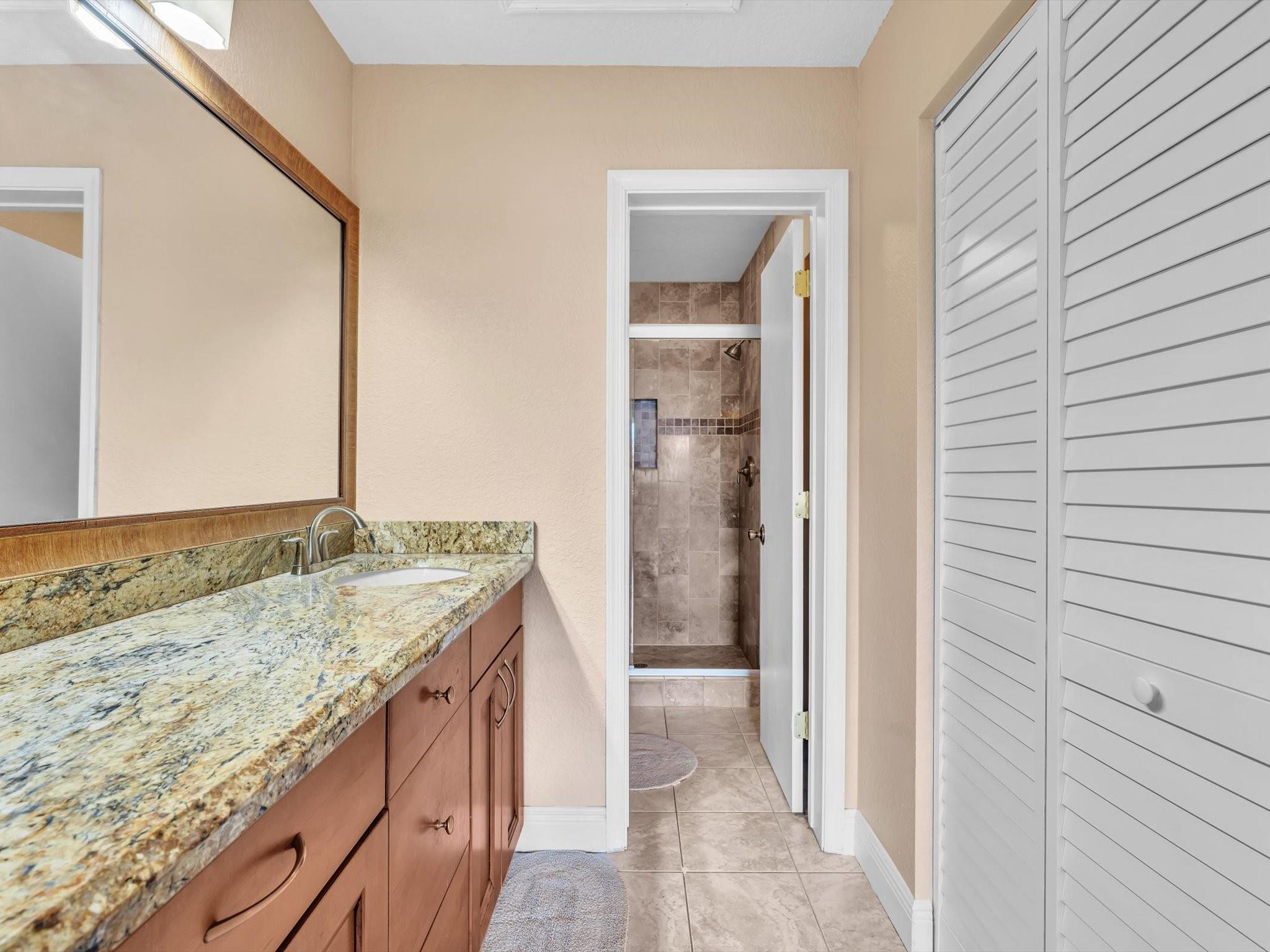 Diplomat Square - Residential