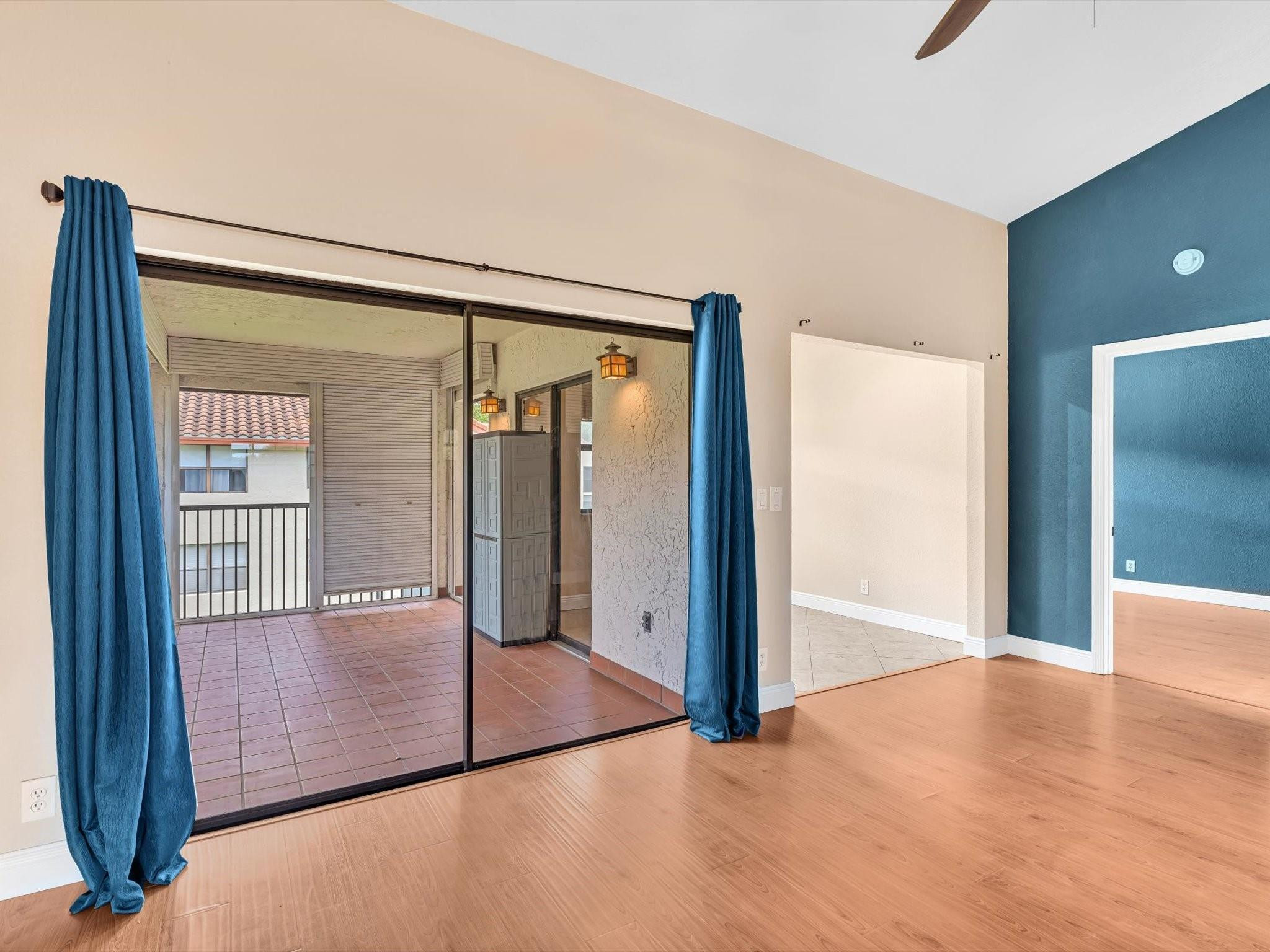 Diplomat Square - Residential