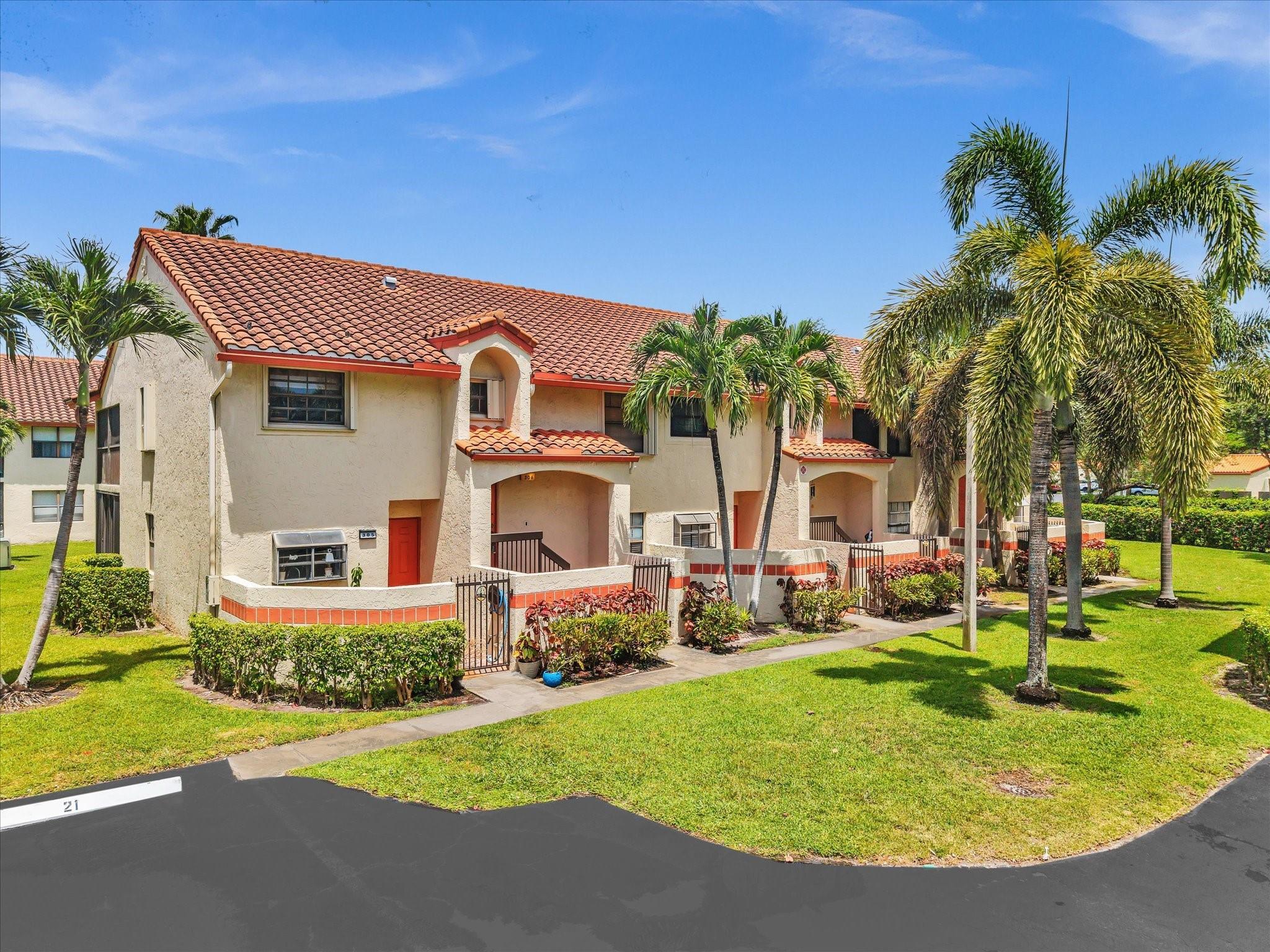 Diplomat Square - Residential