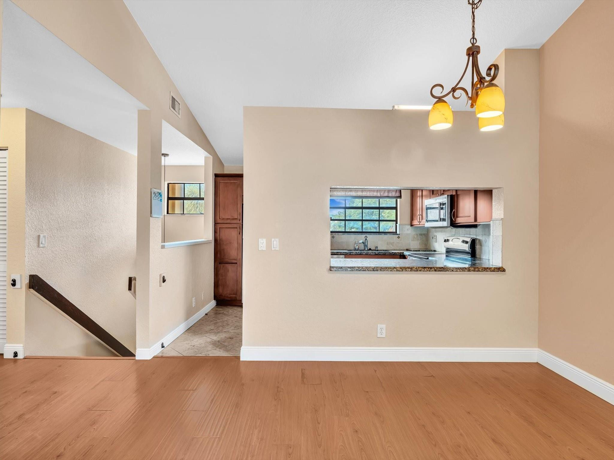 Diplomat Square - Residential