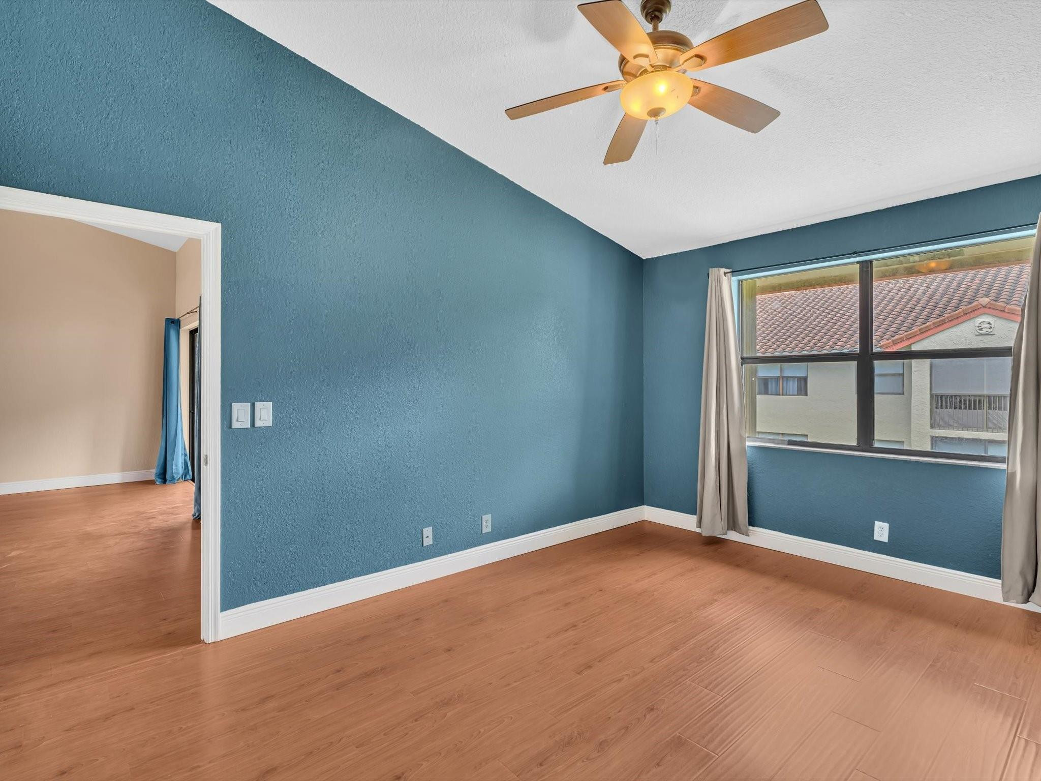 Diplomat Square - Residential