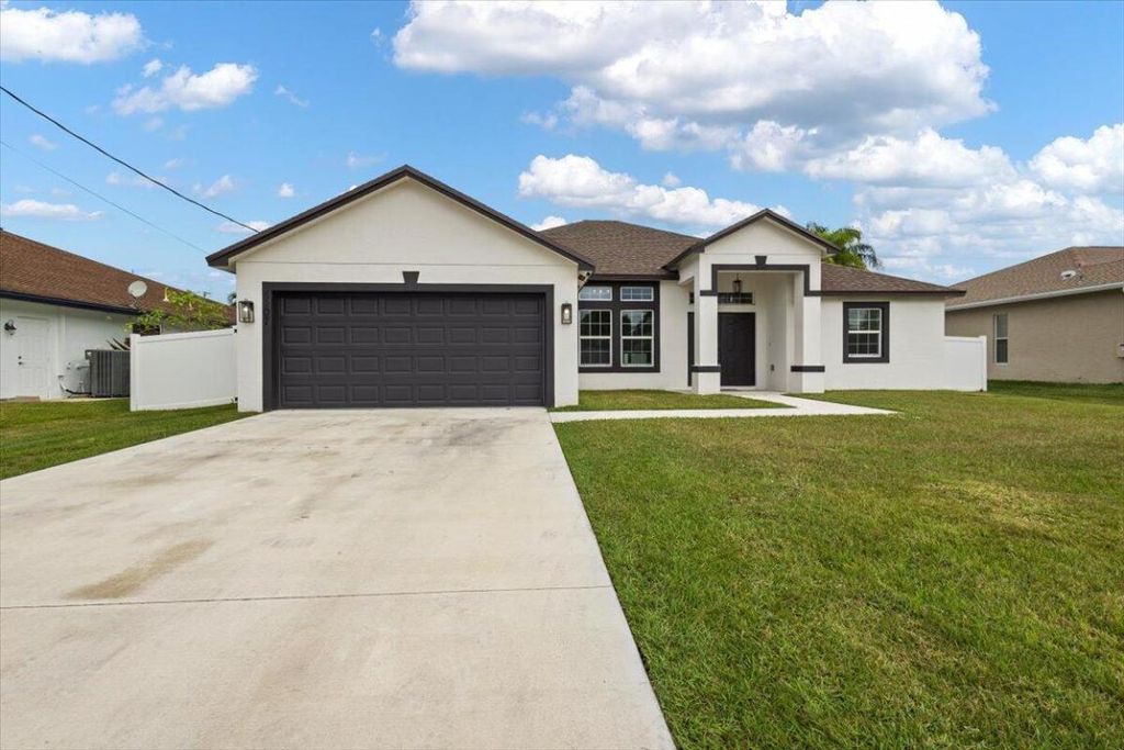 Photo of 5207 NW South Lovoy Circle, Port Saint Lucie, FL 34986 (MLS # R11146540)