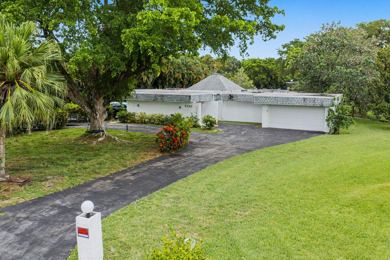 5707 White Hickory Circle