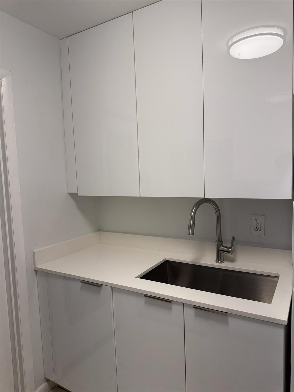 Royal Palm Gardens Condo - Residential Lease