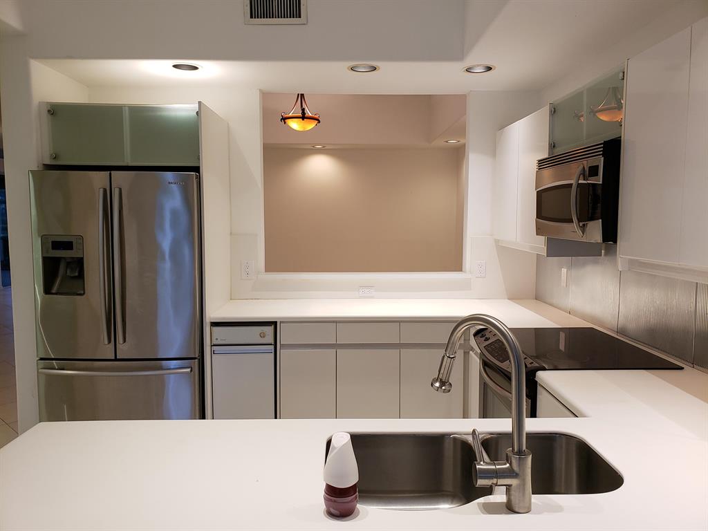 Clubside Pointe at Broken Sound - Residential