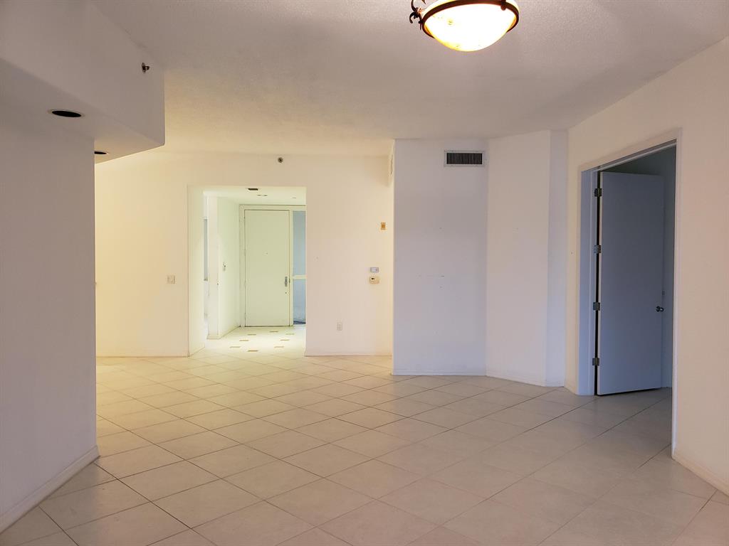 Clubside Pointe at Broken Sound - Residential