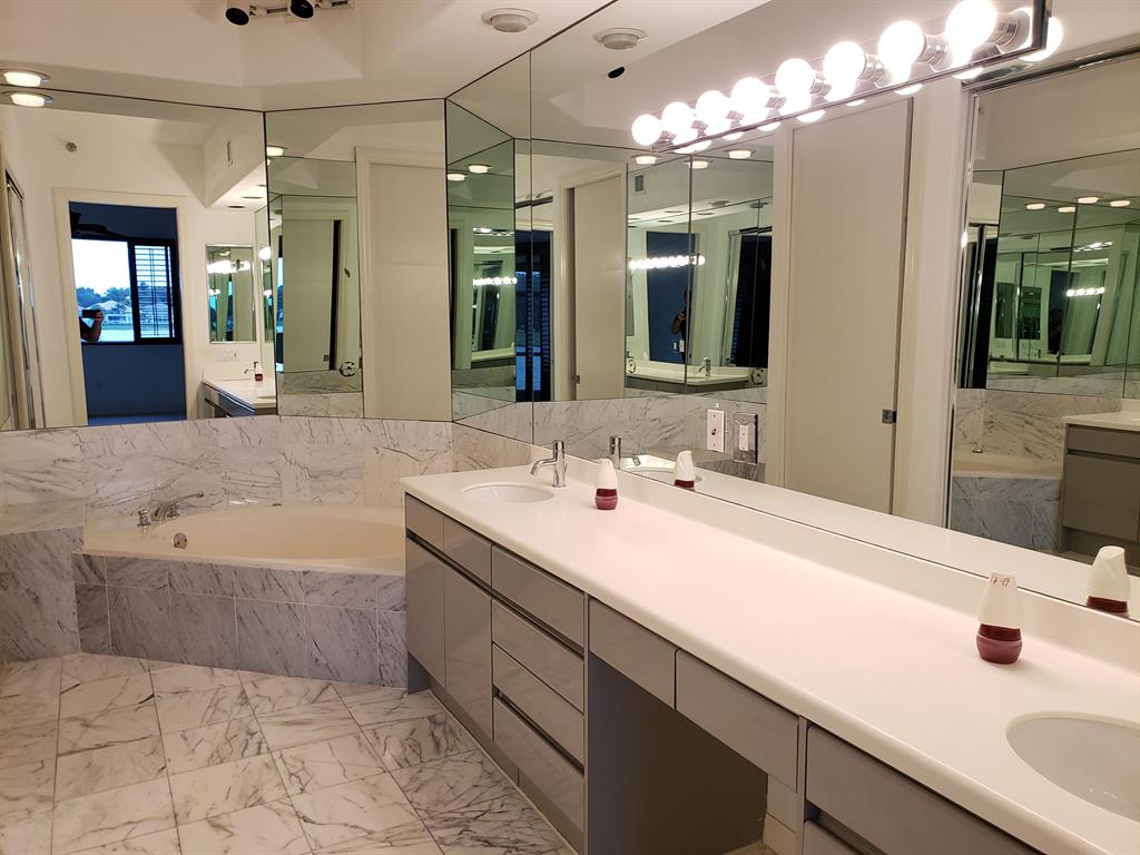 Clubside Pointe at Broken Sound - Residential