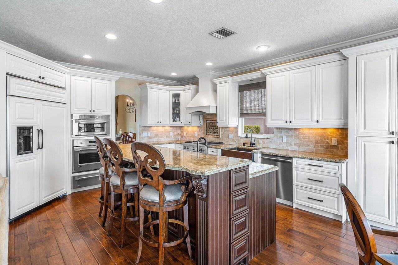 21281 Waycross Drive