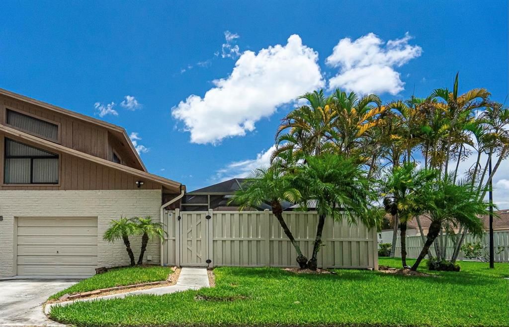 Photo of 9816 Boca Gardens Circle N #D, Boca Raton, FL 33496 (MLS # R10733546)