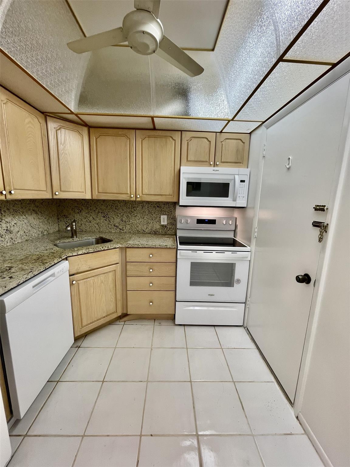 424 N Riverside Dr 102