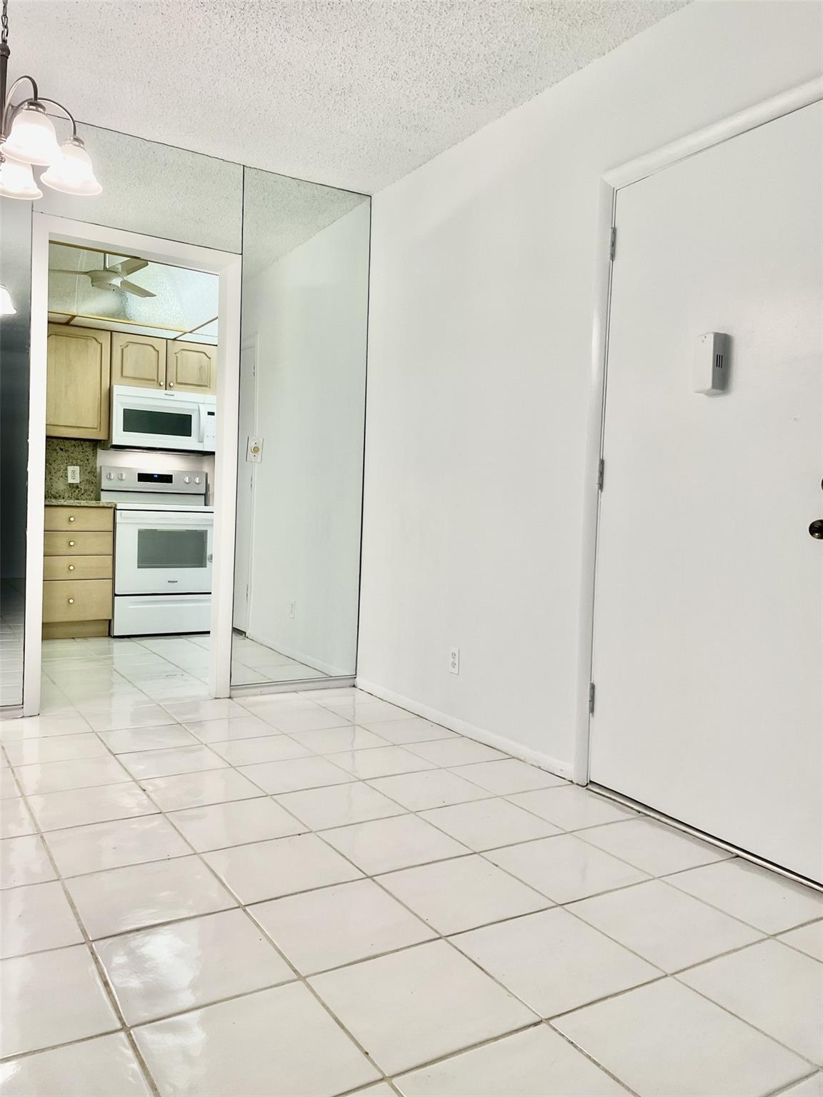 424 N Riverside Dr 102