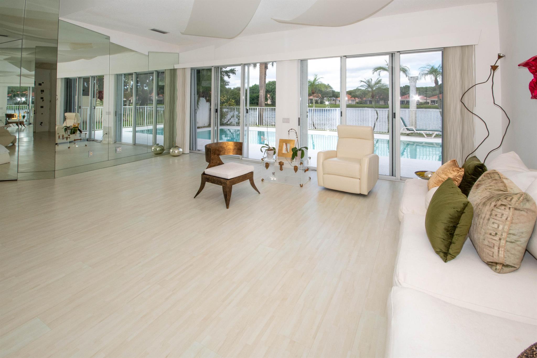 OAKS EAST - Residential