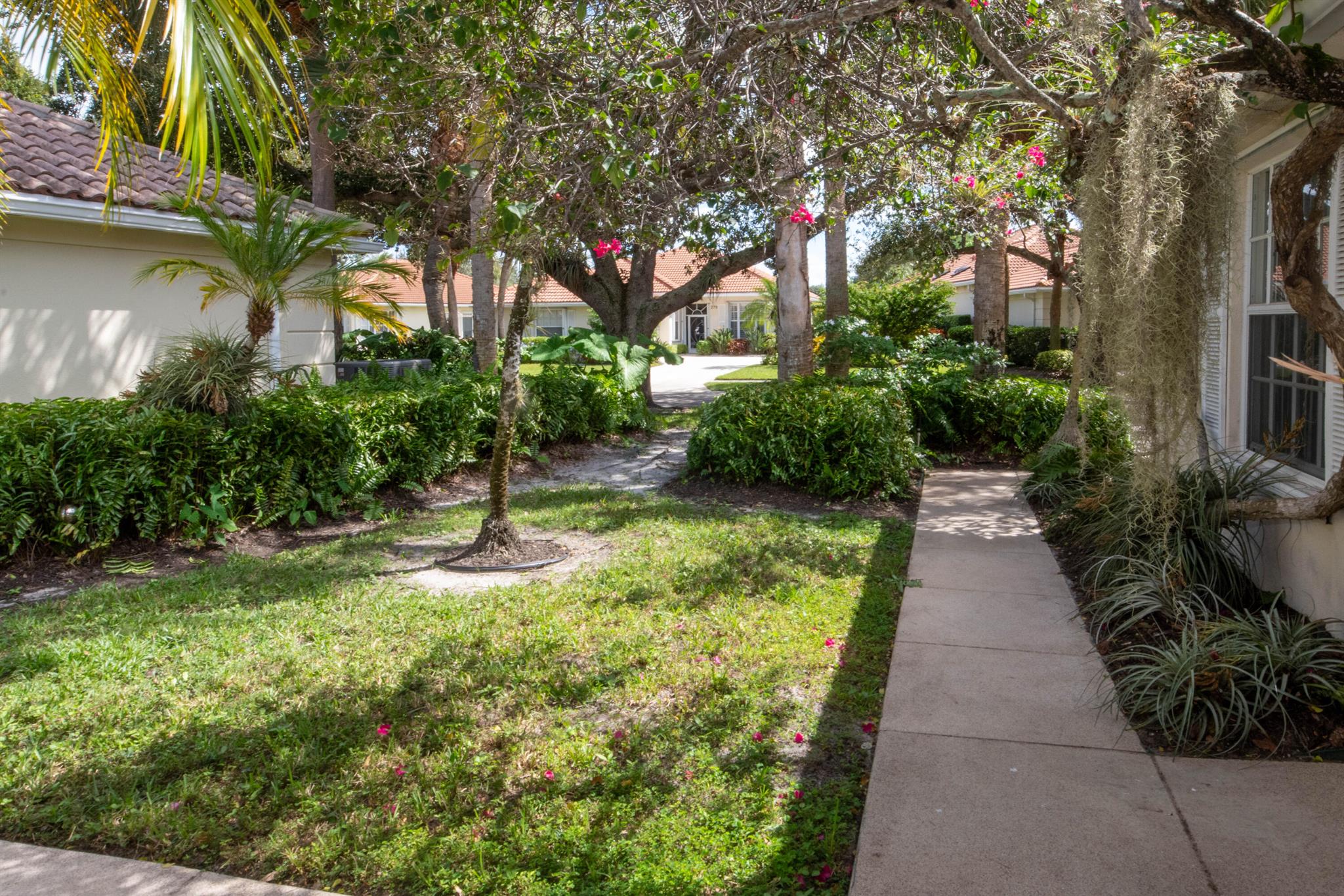 OAKS EAST - Residential