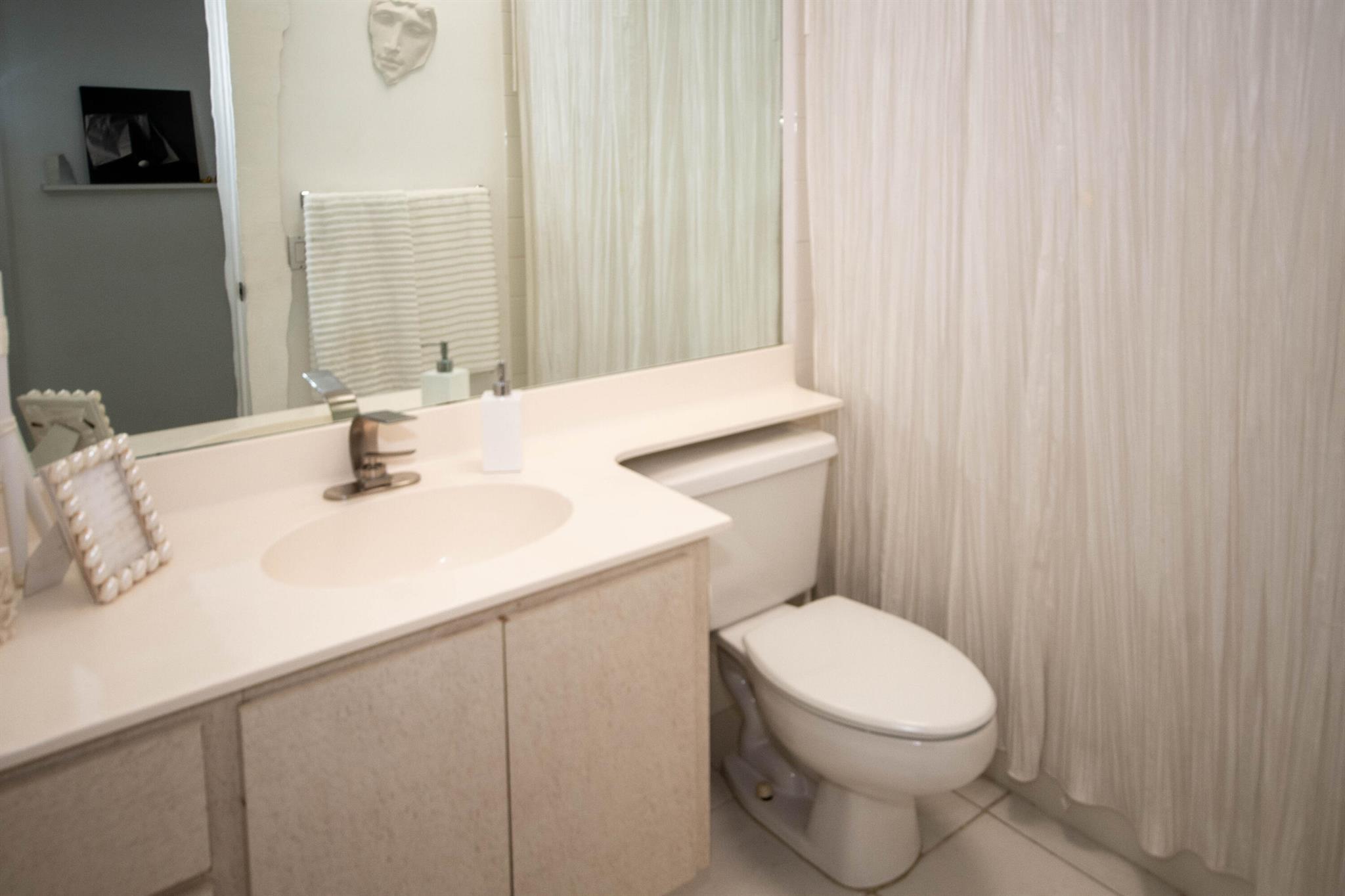 OAKS EAST - Residential