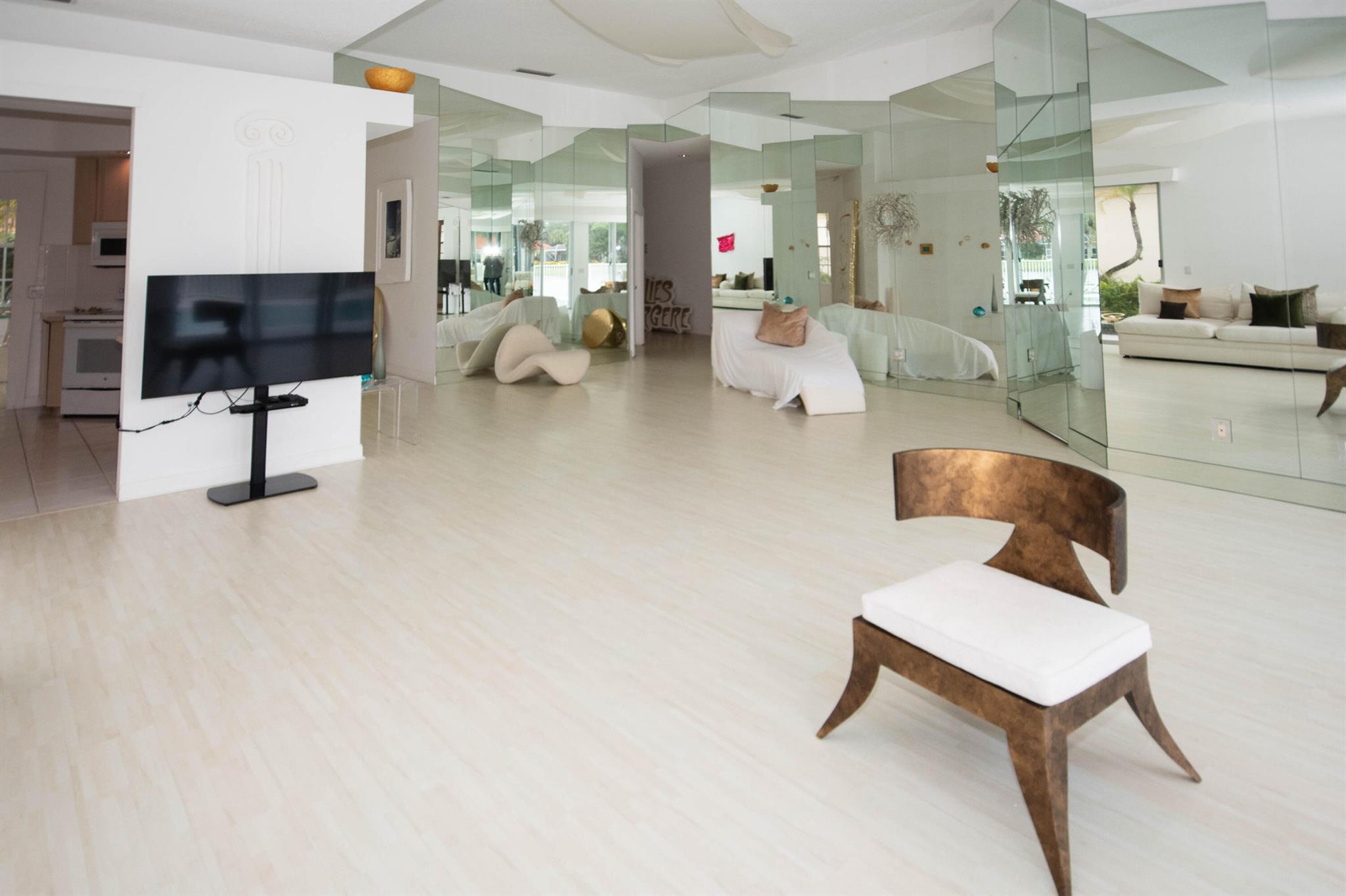 OAKS EAST - Residential