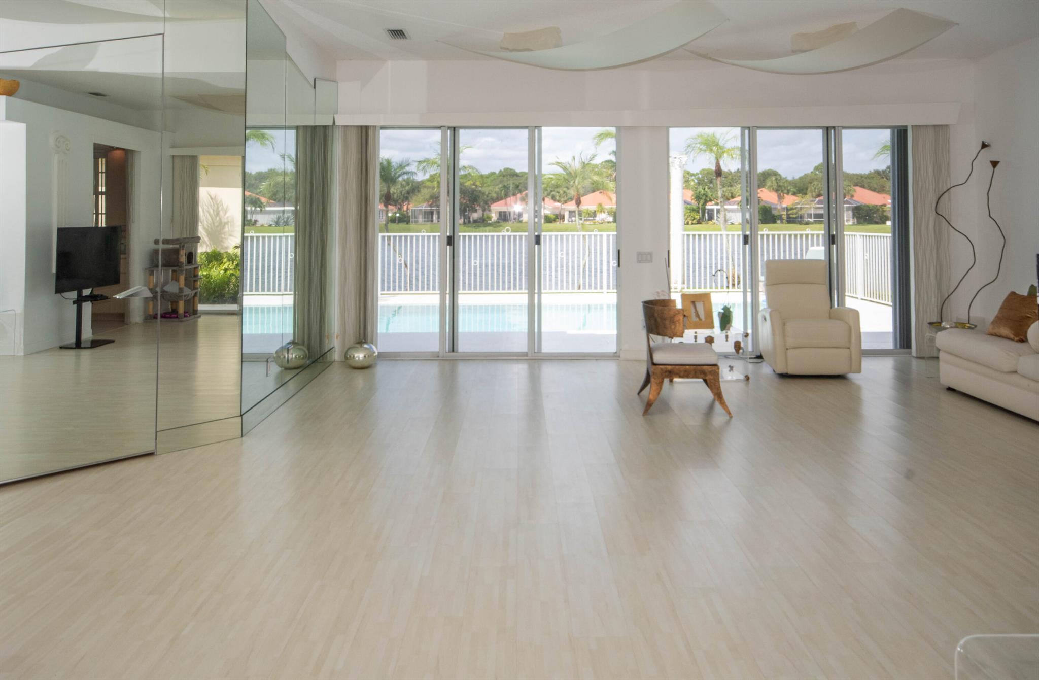 OAKS EAST - Residential