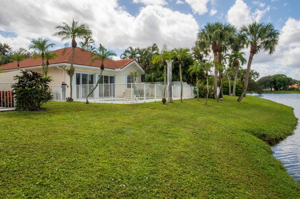 Photo of 283 Kelsey Park Circle, Palm Beach Gardens, FL 33410 (MLS # R11139718)