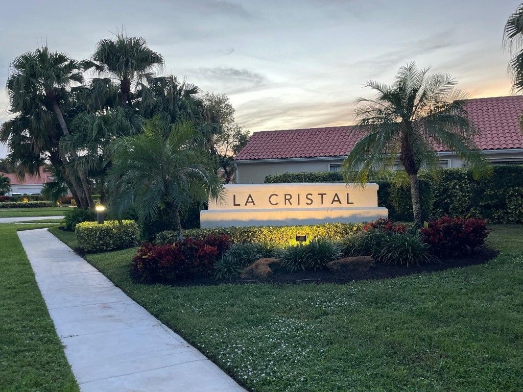 Photo of 2524 La Cristal Circle, Palm Beach Gardens, FL 33410 (MLS # F10539915)
