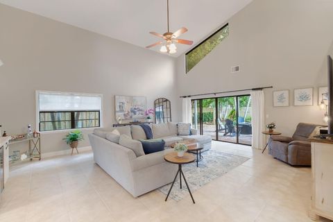 Photo of 2524 La Cristal Circle, Palm Beach Gardens, FL 33410 (MLS # F10539915)