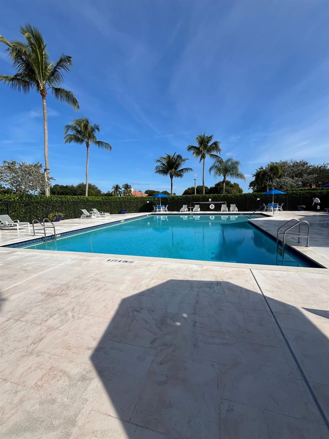 CRYSTAL POINTE - Residential