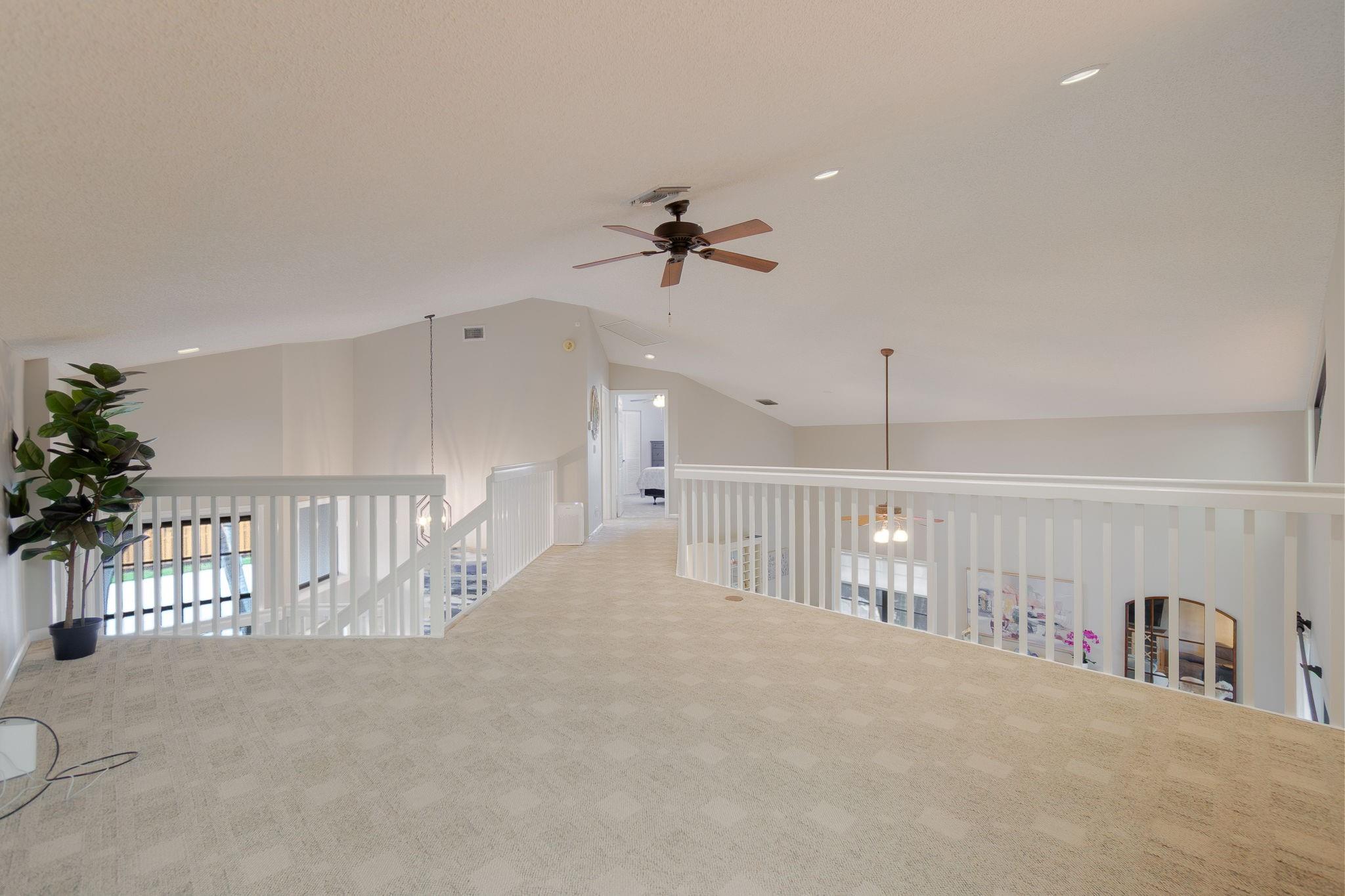 CRYSTAL POINTE - Residential