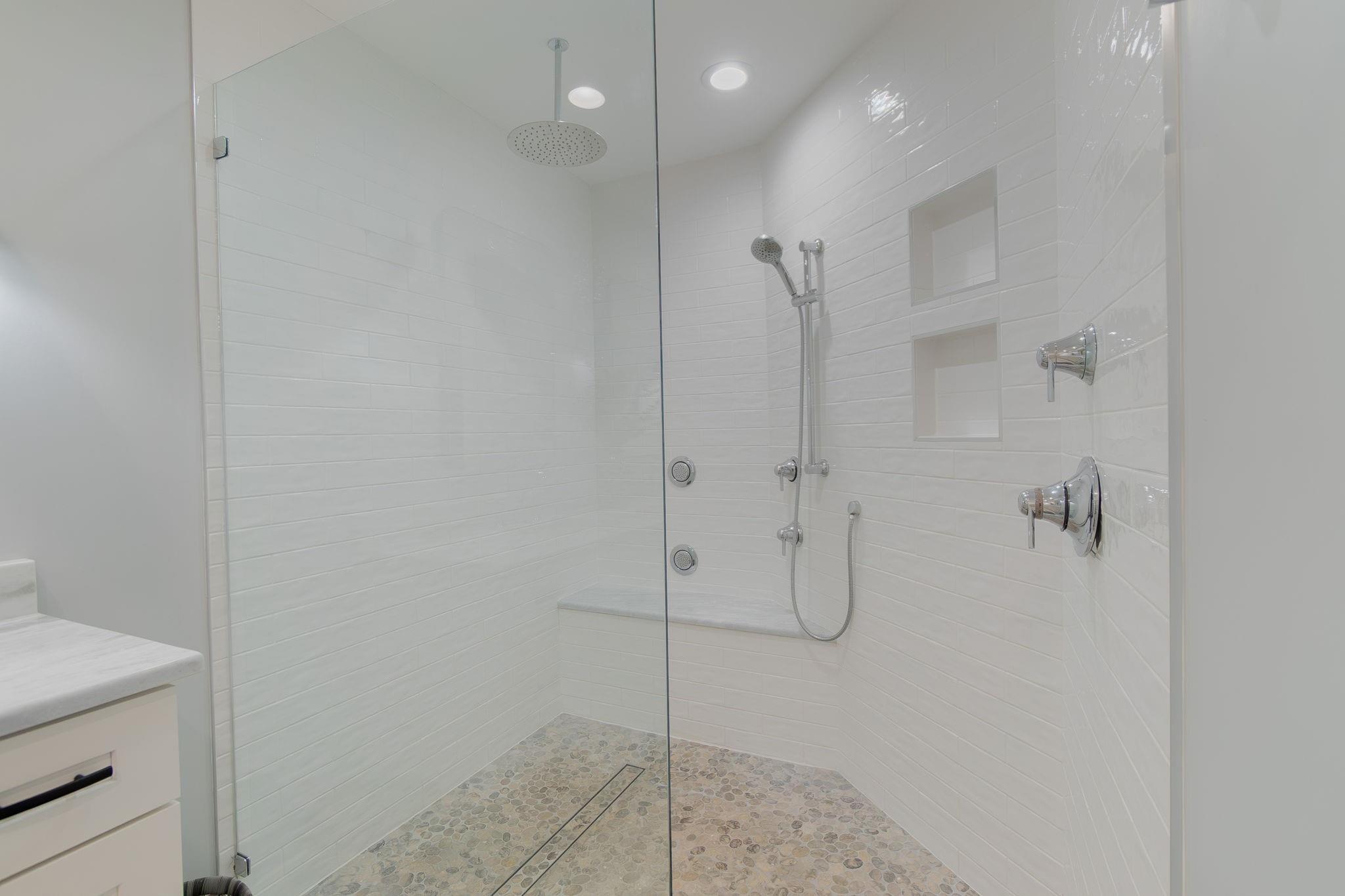 CRYSTAL POINTE - Residential