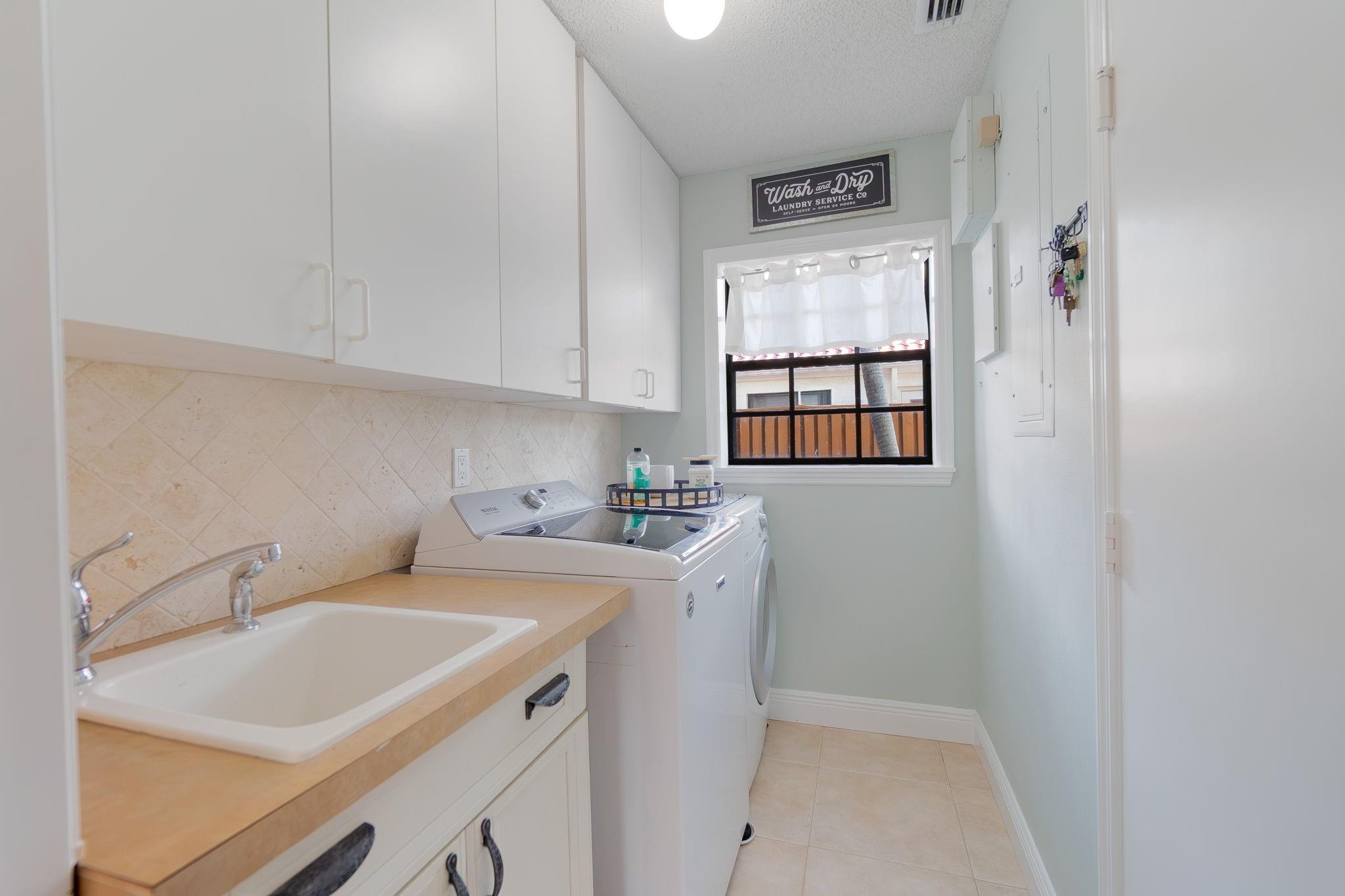 CRYSTAL POINTE - Residential