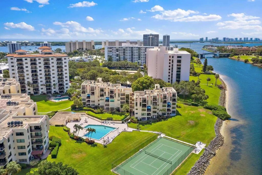 Photo of 364 Golfview Road #307, North Palm Beach, FL 33408 (MLS # R10985250)