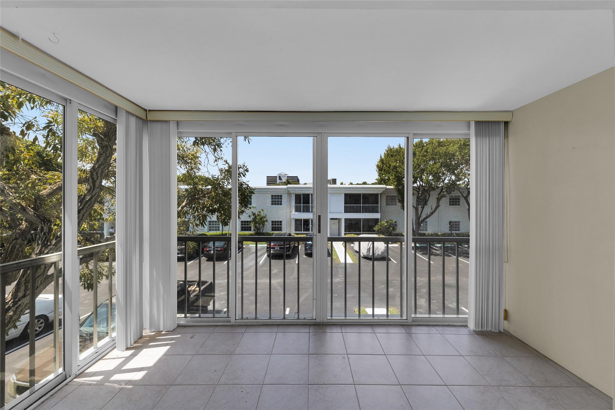 6371 Bay Club Dr 4