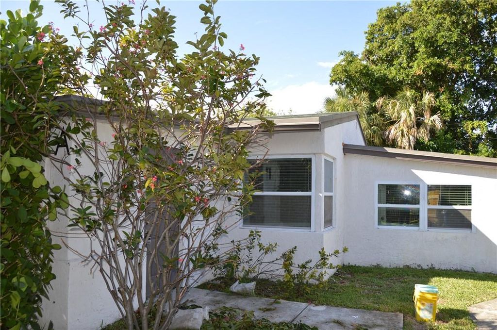 Photo of 819 NE 14th Ct #A, Fort Lauderdale, FL 33304 (MLS # F10383166)