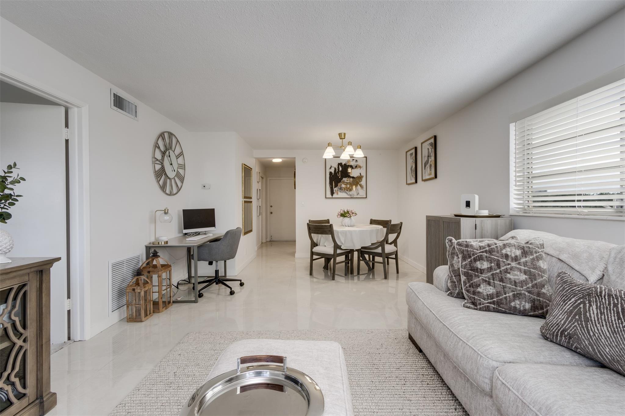 2601 NE 14th Street Cswy 445