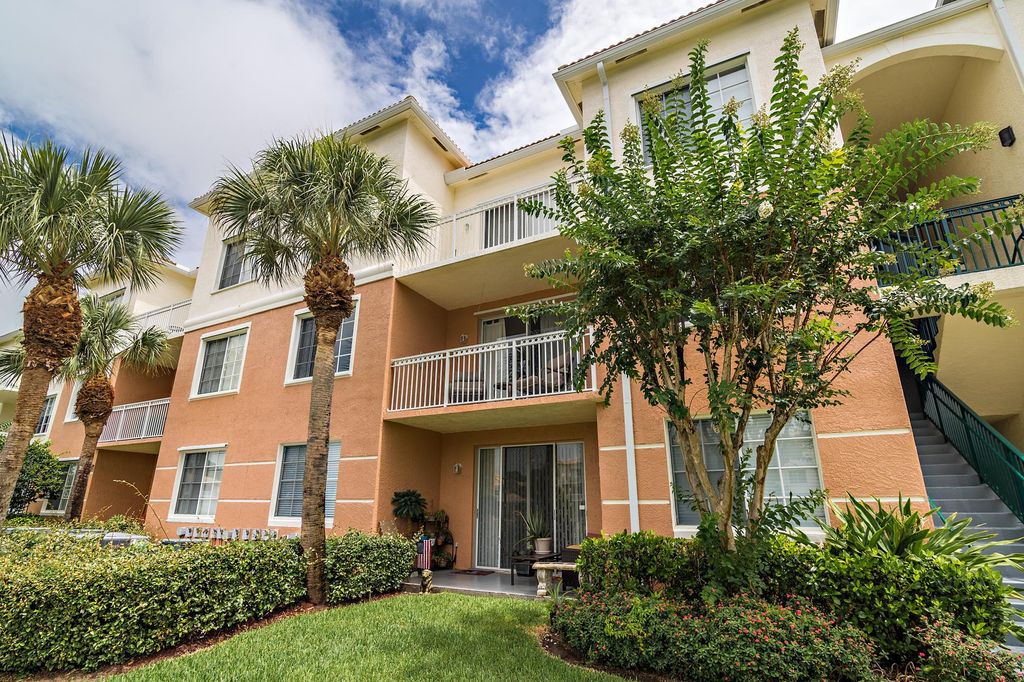 Photo of 6204 Myrtlewood Circle W, Palm Beach Gardens, FL 33418 (MLS # R11112891)