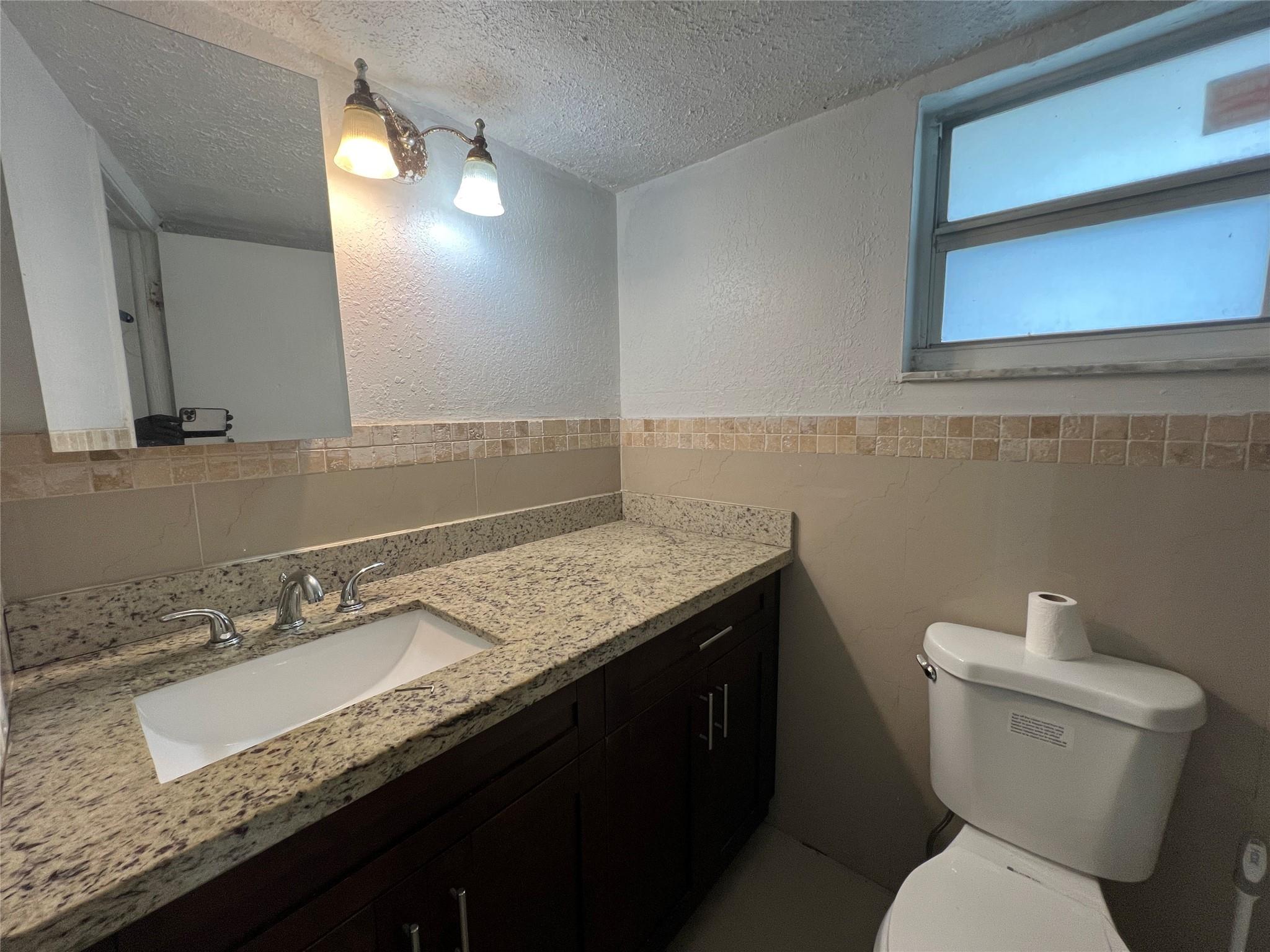 BREEZYWAY MANOR SEC - Residential Lease