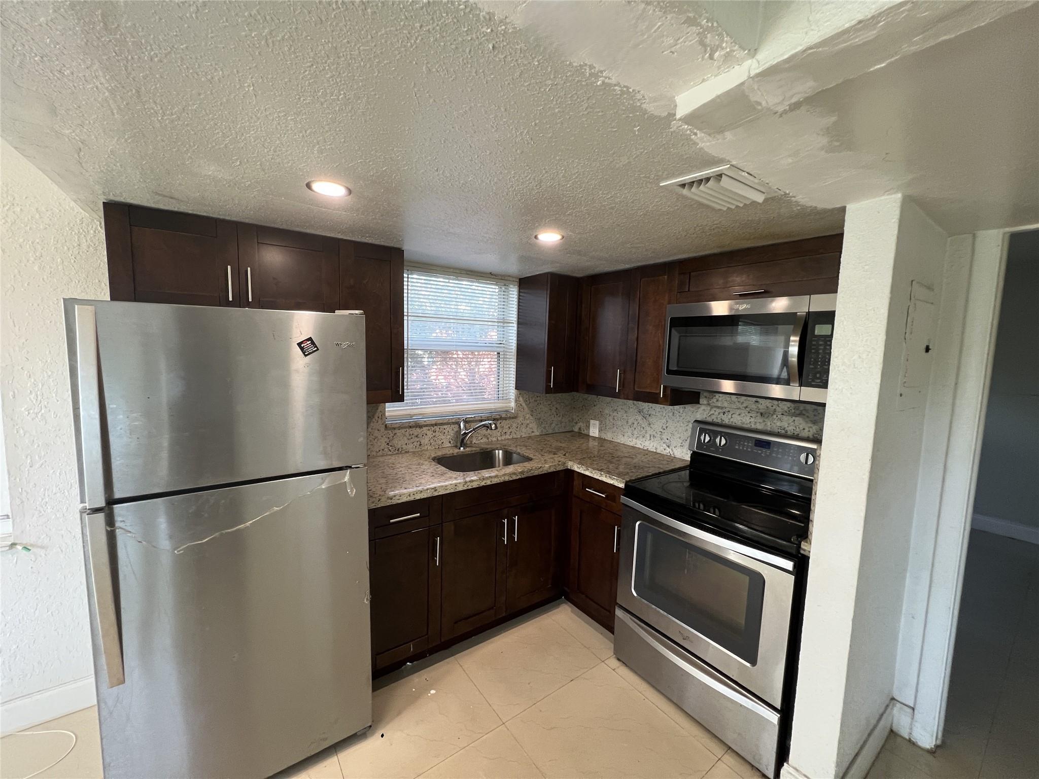 BREEZYWAY MANOR SEC - Residential Lease