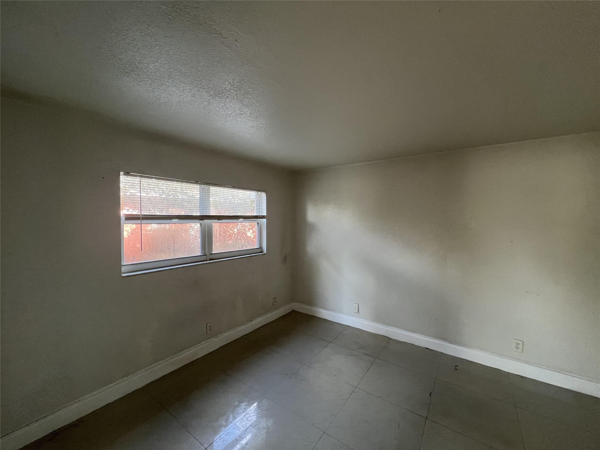 BREEZYWAY MANOR SEC - Residential Lease