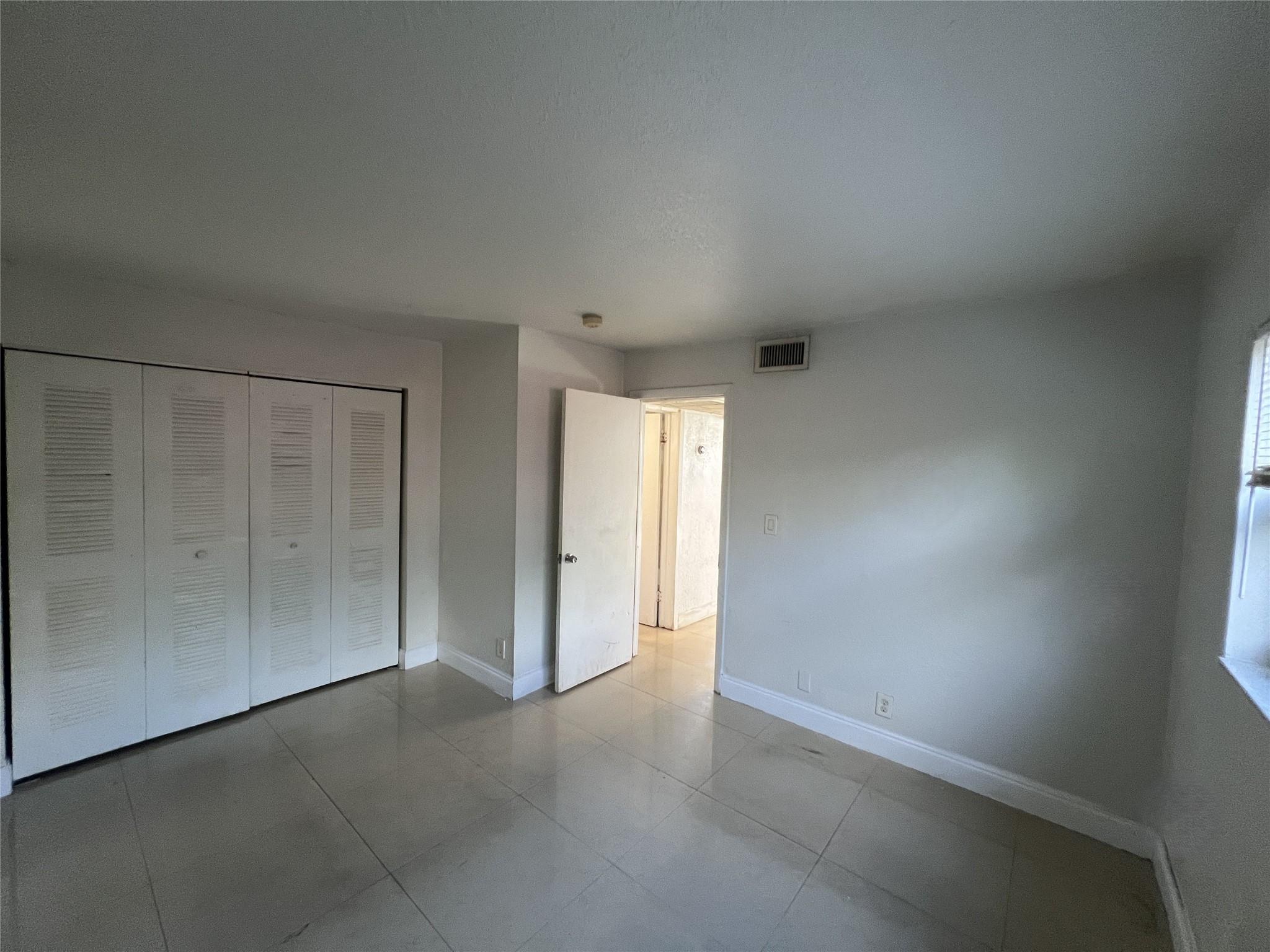 BREEZYWAY MANOR SEC - Residential Lease