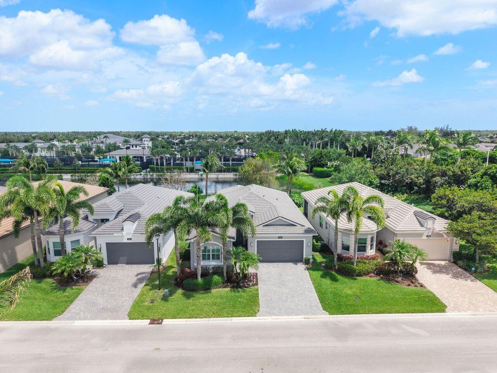 Photo of 12814 Bonnington Range Drive, Boynton Beach, FL 33473 (MLS # B26017117)