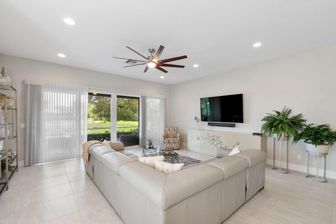 VALENCIA COVE AGR PUD SOUTH PL - Residential