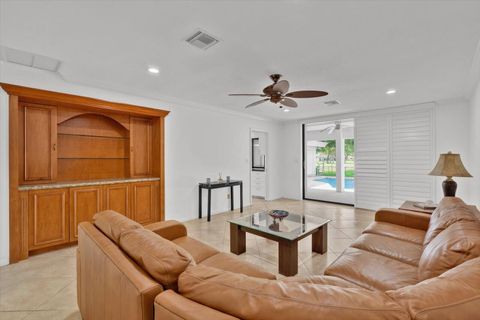 Tiny photo for 3500 N 45th Avenue, Hollywood, FL 33021 (MLS # B26052024)
