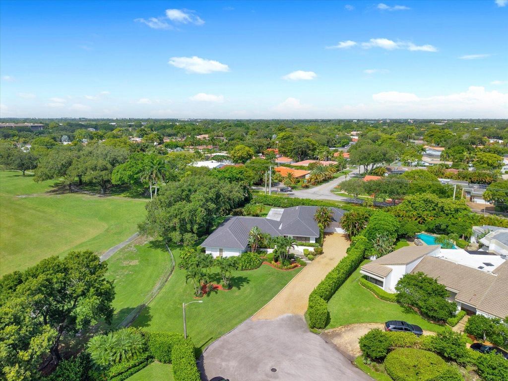 Photo of 3500 N 45th Avenue, Hollywood, FL 33021 (MLS # B26052024)