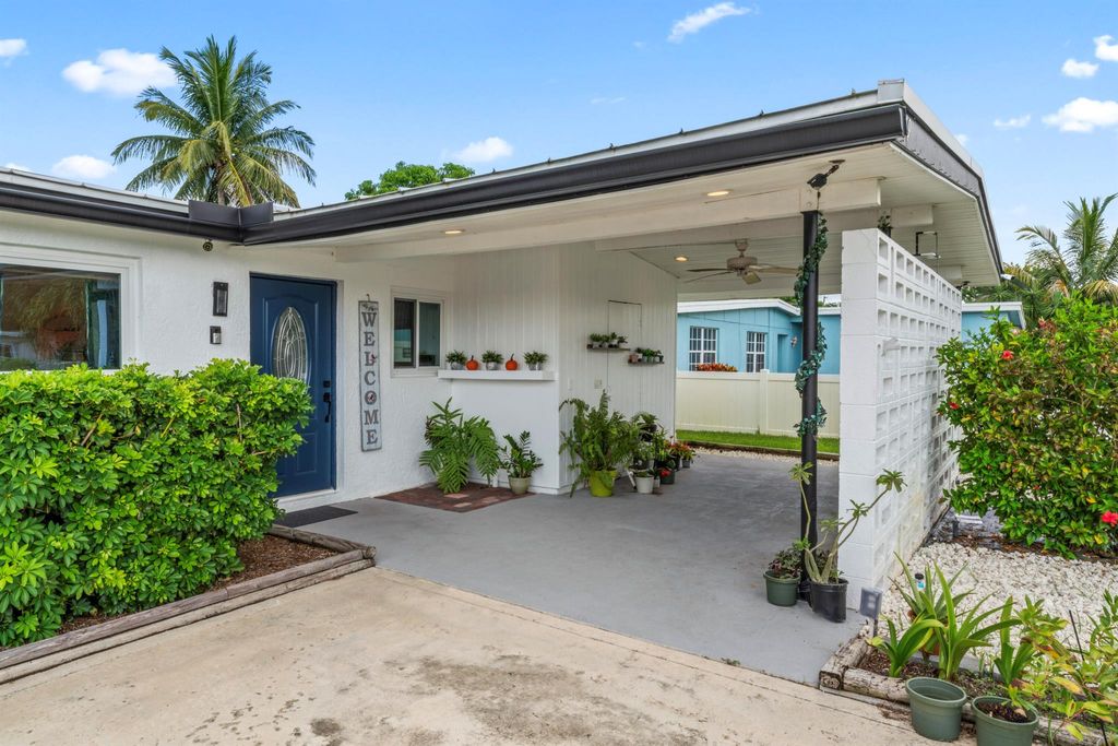 Photo of 759 Hibiscus Drive, Royal Palm Beach, FL 33411 (MLS # R11124115)