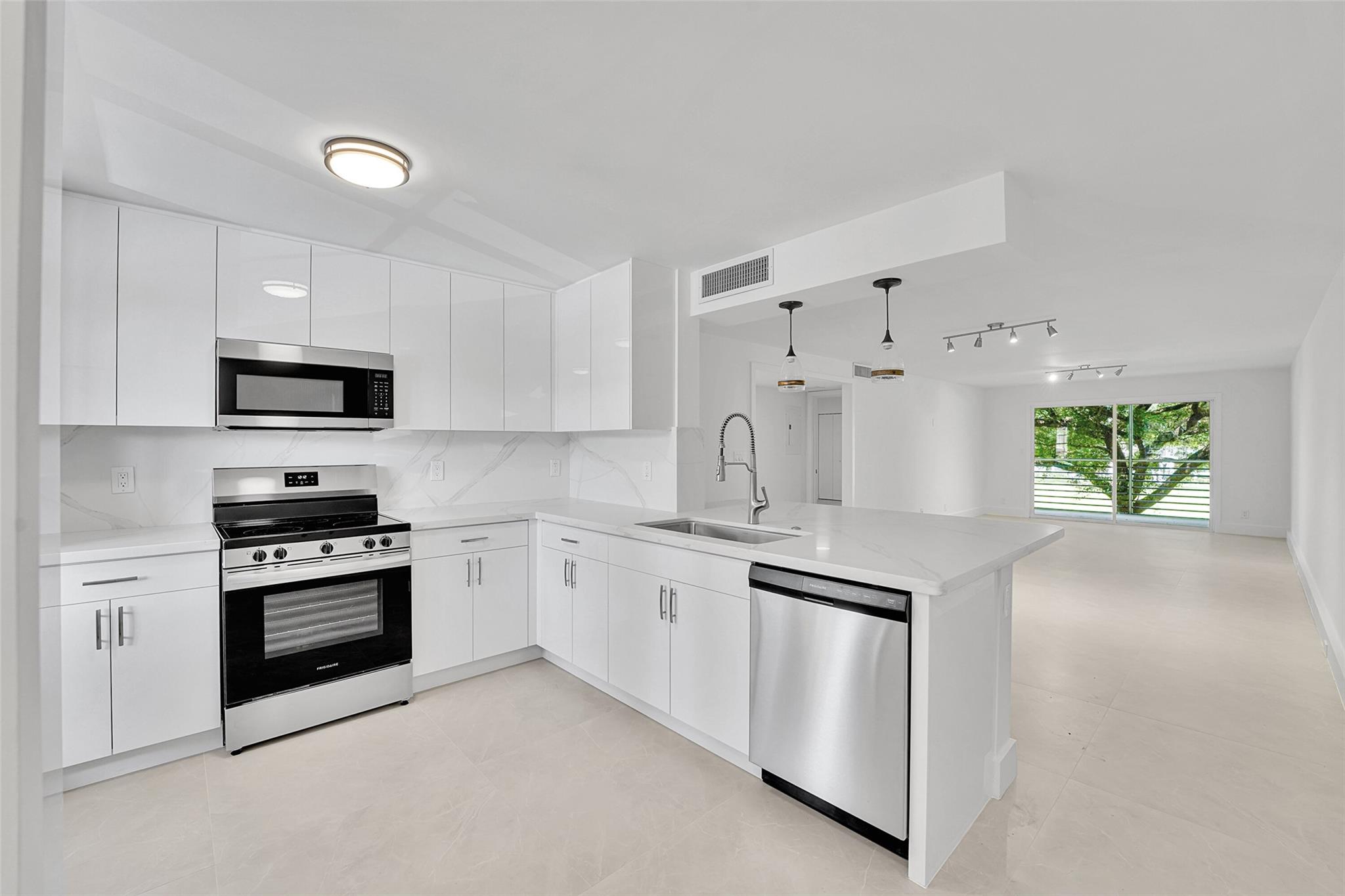 Wynmoor Villag - Residential