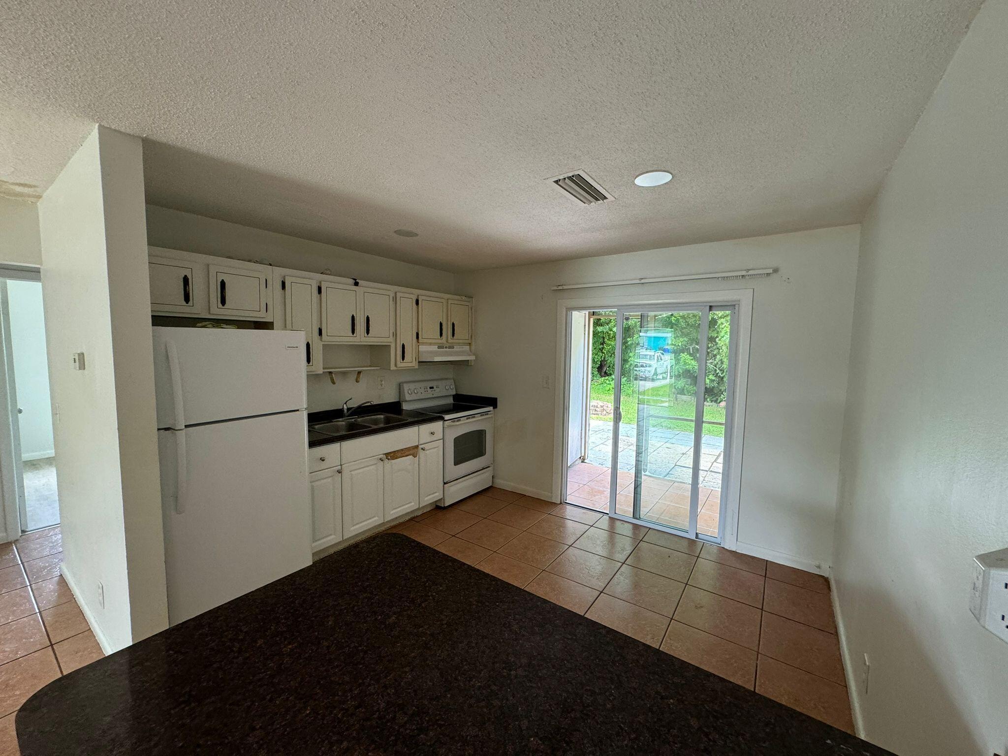 GOLDEN GATE - Residential Lease