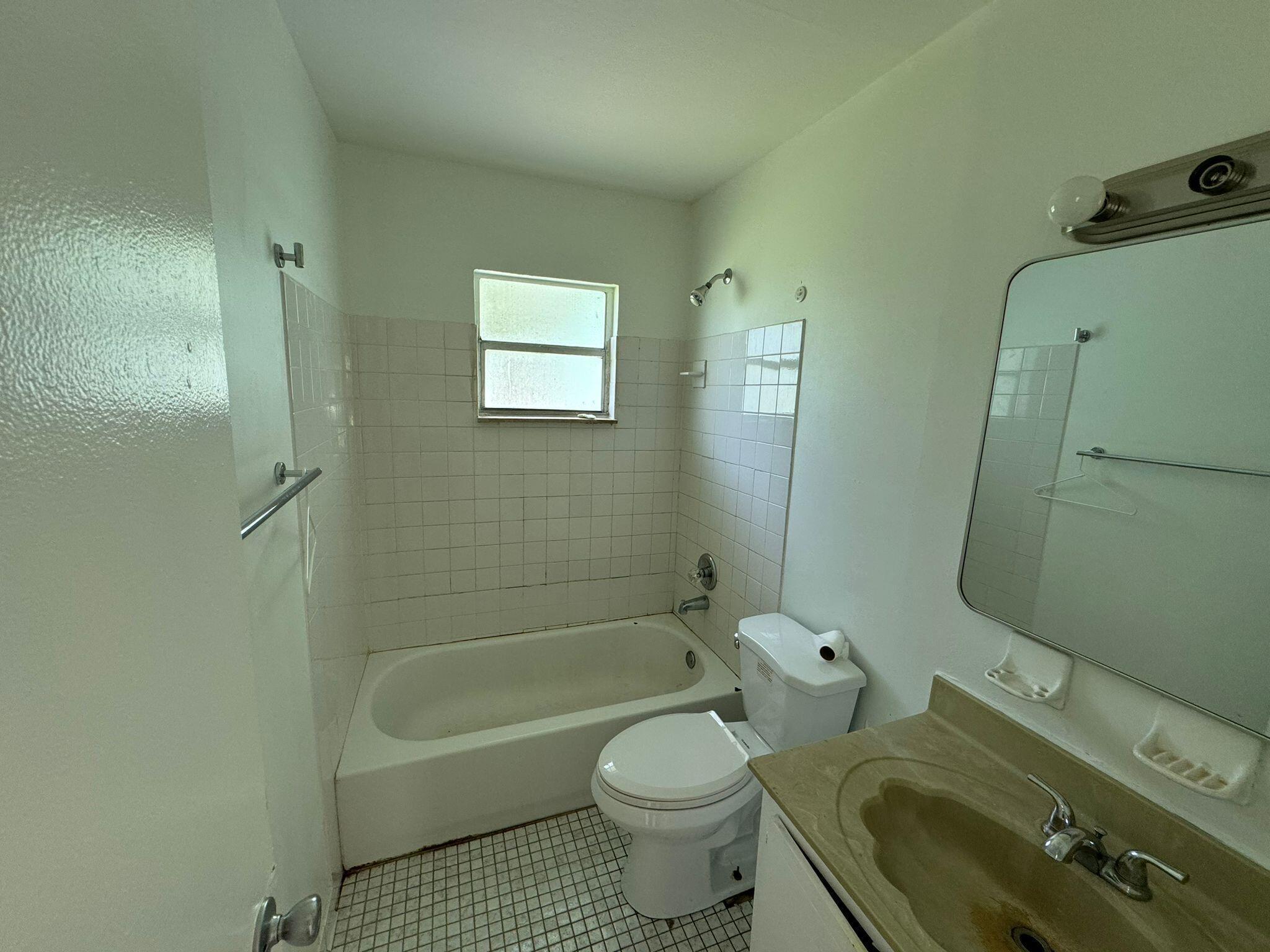 GOLDEN GATE - Residential Lease
