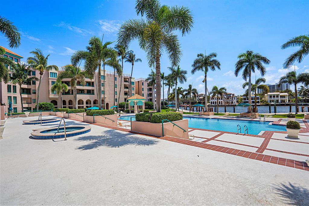 MIZNER COURT - Residential